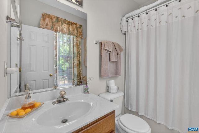 102 HAPPY VALLEY RD, Keswick, VA 22947