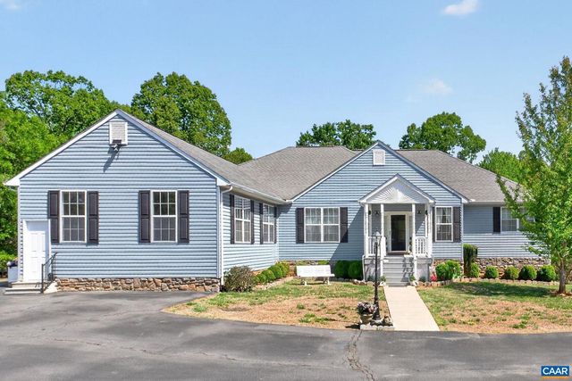 102 HAPPY VALLEY RD, Keswick, VA 22947