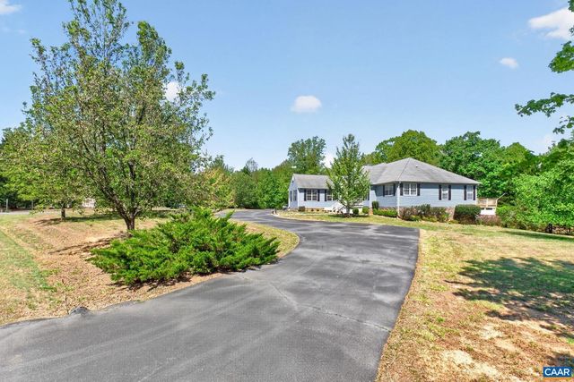 102 HAPPY VALLEY RD, Keswick, VA 22947