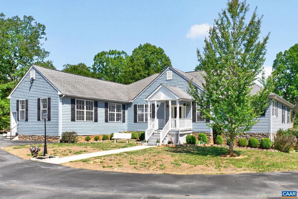 102 HAPPY VALLEY RD, Keswick, VA 22947