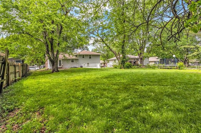 1311 Highland Drive, Lee's Summit, MO 64081