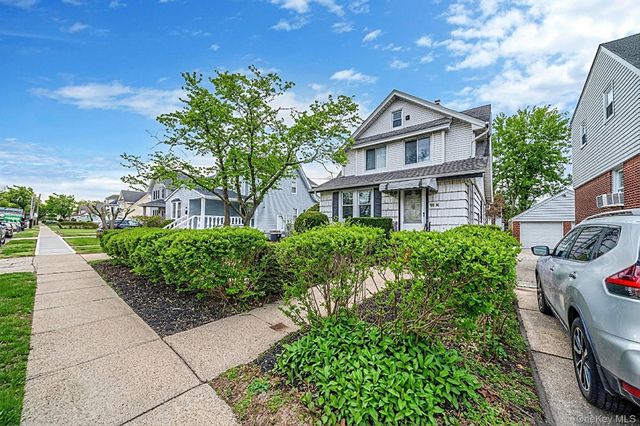 24718 137th Avenue, Rosedale, NY 11422