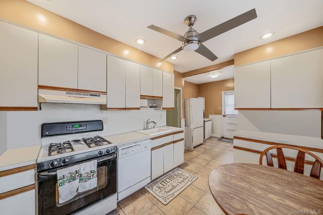 24718 137th Avenue, Rosedale, NY 11422