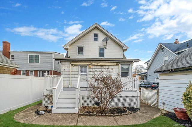 24718 137th Avenue, Rosedale, NY 11422