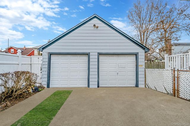 24718 137th Avenue, Rosedale, NY 11422