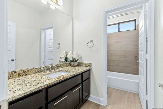 118 MADRONE TRL, Boerne, TX 78006