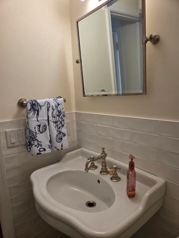 5111 SE Miles Grant Road 104, Stuart, FL 34997