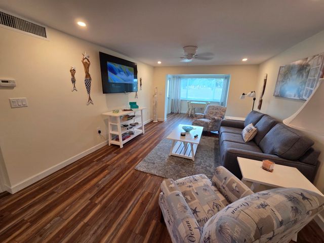 5111 SE Miles Grant Road 104, Stuart, FL 34997