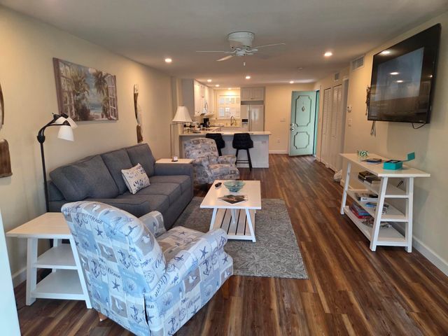 5111 SE Miles Grant Road 104, Stuart, FL 34997