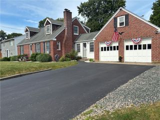 10 Isabelle Drive, Narragansett, RI 02882