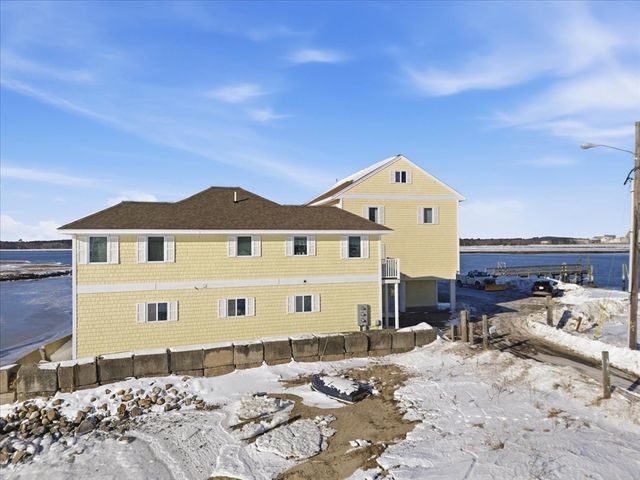 23 River Street, Seabrook, NH 03874