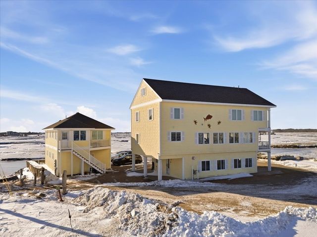 23 River Street, Seabrook, NH 03874