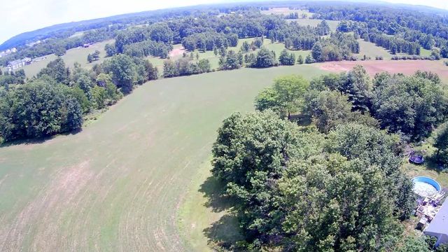 227L SCHLEGEL RD, Gilbertsville, PA 19525