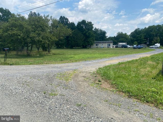 227L SCHLEGEL RD, Gilbertsville, PA 19525
