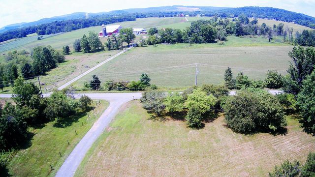 227L SCHLEGEL RD, Gilbertsville, PA 19525