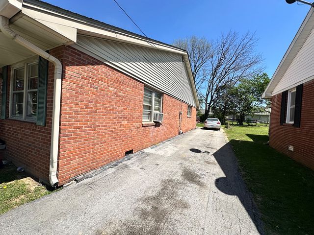 432 Henderson Drive, Hopkinsville, KY 42240