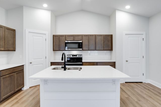 818 S Jay St, Valley Center, KS 67147