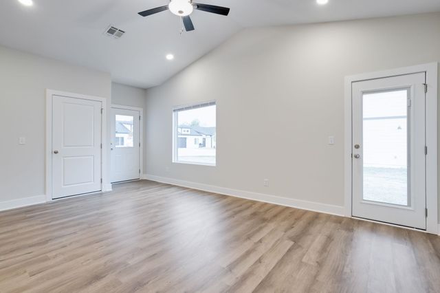 818 S Jay St, Valley Center, KS 67147