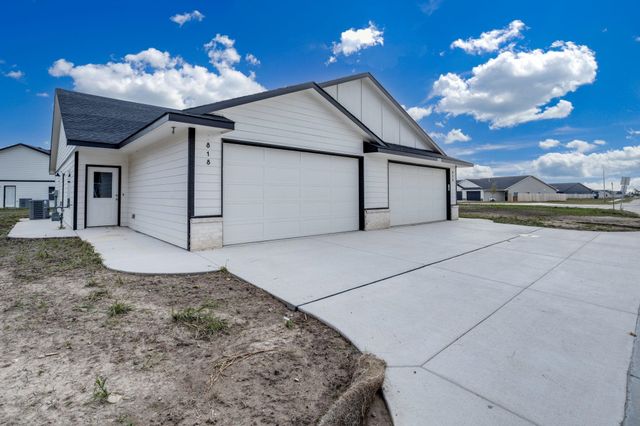 818 S Jay St, Valley Center, KS 67147