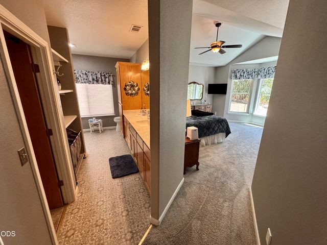 155 El Camino Way, Grants Pass, OR 97526