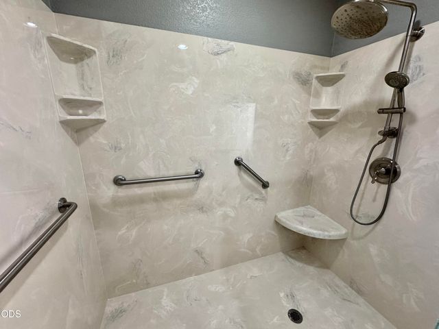 155 El Camino Way, Grants Pass, OR 97526