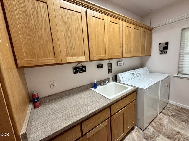 155 El Camino Way, Grants Pass, OR 97526