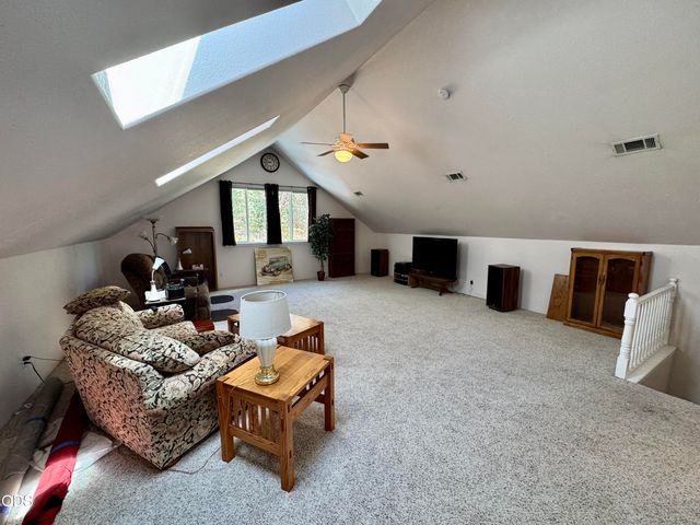 155 El Camino Way, Grants Pass, OR 97526