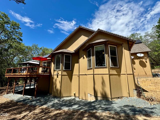 155 El Camino Way, Grants Pass, OR 97526