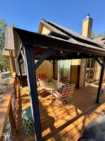 155 El Camino Way, Grants Pass, OR 97526