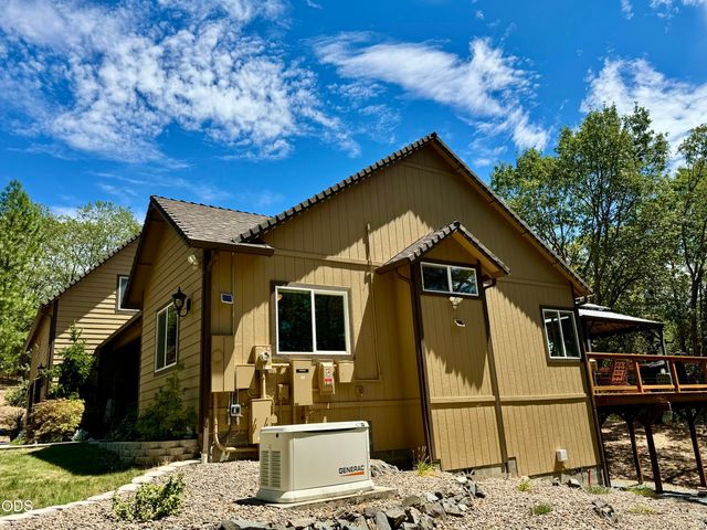 155 El Camino Way, Grants Pass, OR 97526