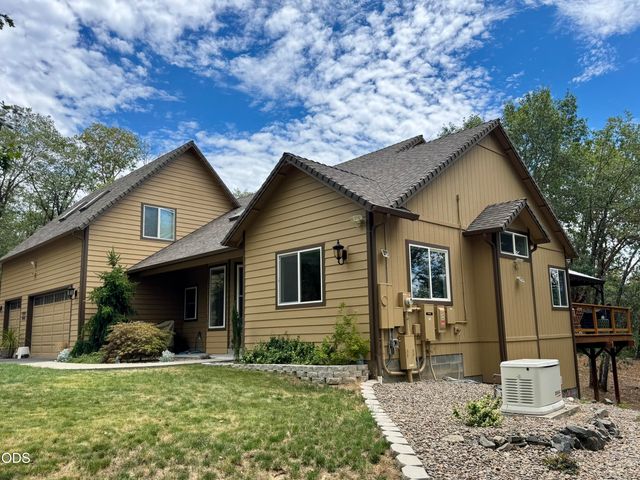 155 El Camino Way, Grants Pass, OR 97526