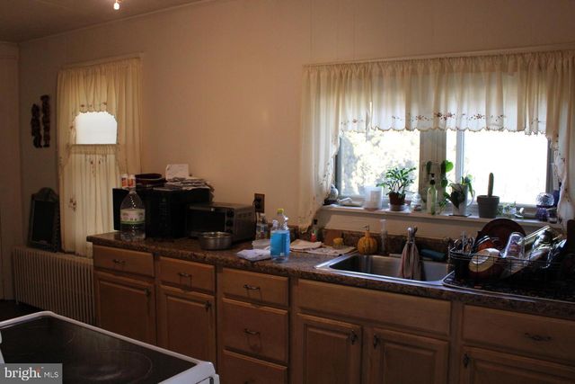 1413 OLD SCHUYLKILL RD, Spring City, PA 19475