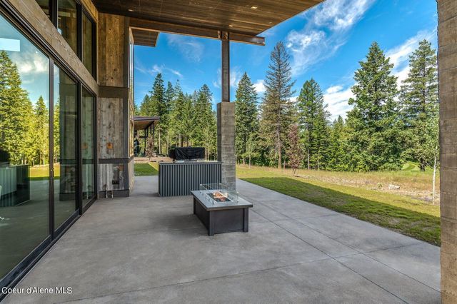 15055 S CHALK HILL DR, Coeur D'alene, ID 83814