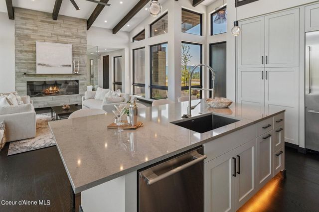 15055 S CHALK HILL DR, Coeur D'alene, ID 83814