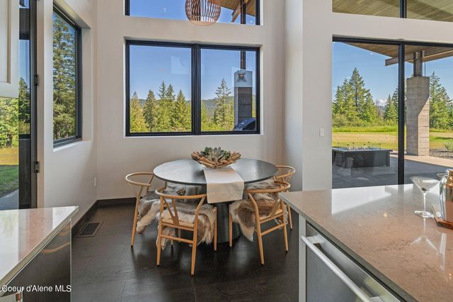 15055 S CHALK HILL DR, Coeur D'alene, ID 83814