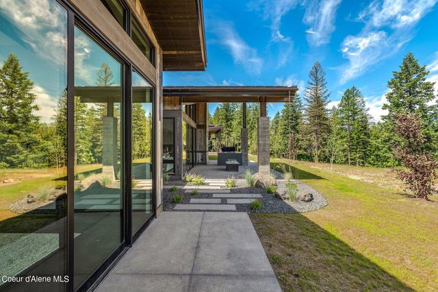 15055 S CHALK HILL DR, Coeur D'alene, ID 83814