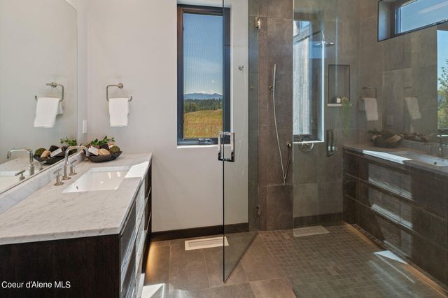 15055 S CHALK HILL DR, Coeur D'alene, ID 83814