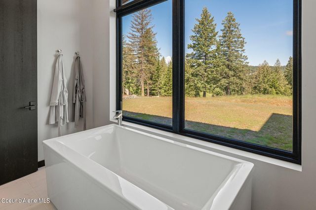 15055 S CHALK HILL DR, Coeur D'alene, ID 83814