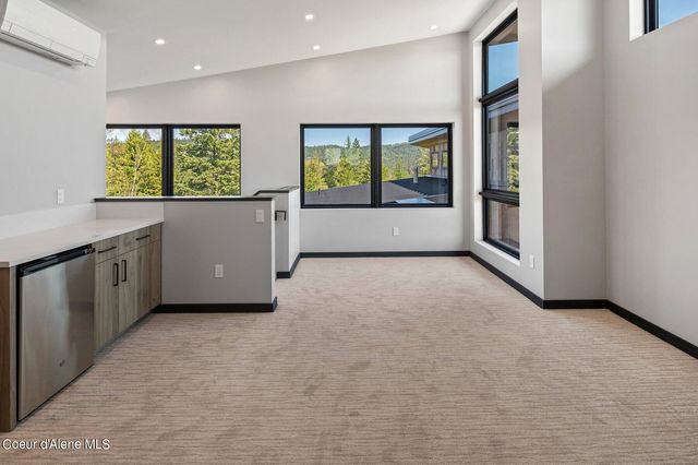 15055 S CHALK HILL DR, Coeur D'alene, ID 83814