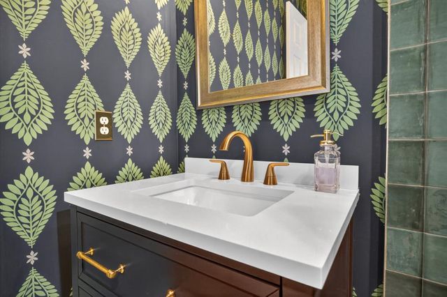 7672 Marina Cove Dr, Sacramento, CA 95831