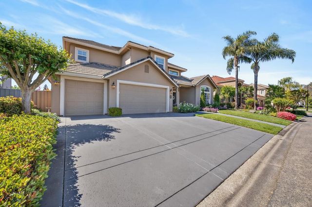 7672 Marina Cove Dr, Sacramento, CA 95831