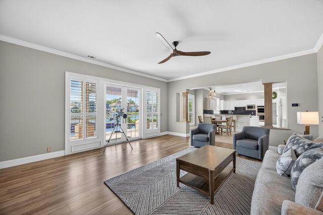 7672 Marina Cove Dr, Sacramento, CA 95831