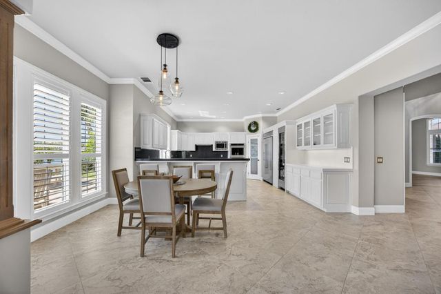 7672 Marina Cove Dr, Sacramento, CA 95831