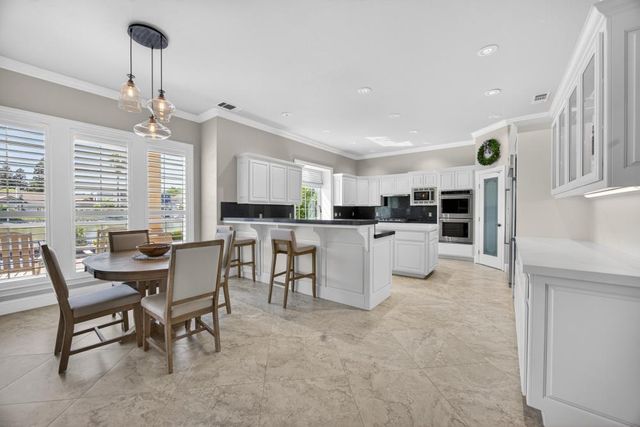 7672 Marina Cove Dr, Sacramento, CA 95831