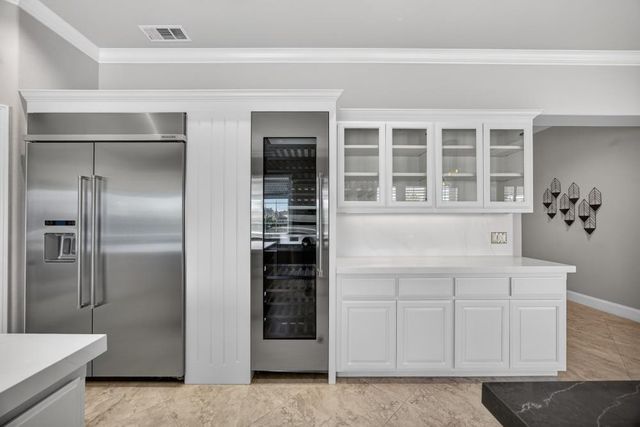 7672 Marina Cove Dr, Sacramento, CA 95831