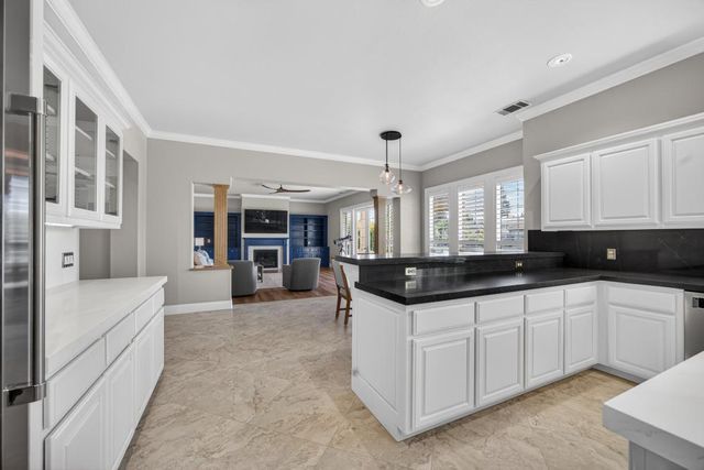 7672 Marina Cove Dr, Sacramento, CA 95831