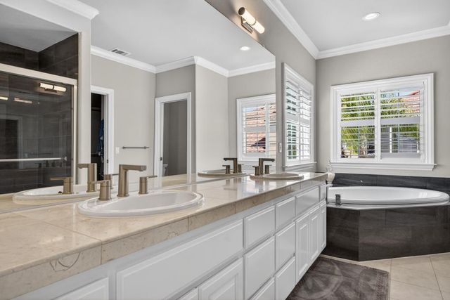 7672 Marina Cove Dr, Sacramento, CA 95831