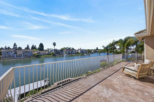 7672 Marina Cove Dr, Sacramento, CA 95831