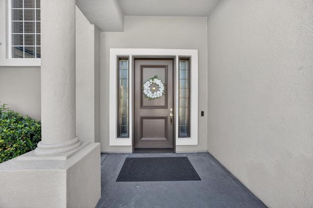 7672 Marina Cove Dr, Sacramento, CA 95831