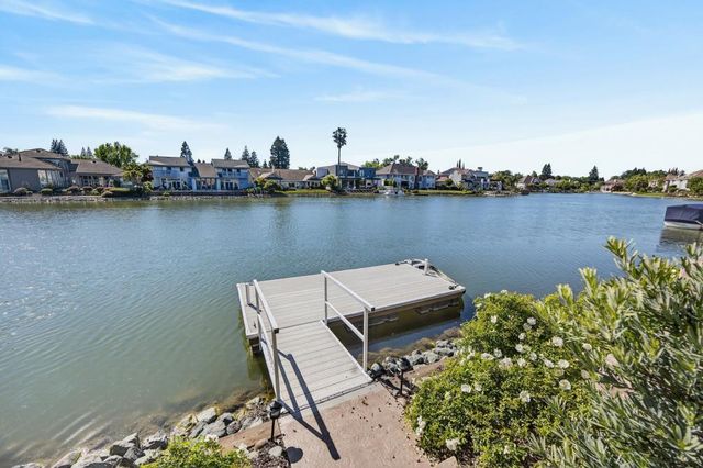 7672 Marina Cove Dr, Sacramento, CA 95831